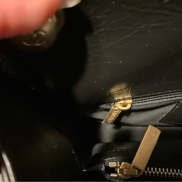 AUTH Chanel 23S Graphic Catch Cut Out Handle Small Shopping Tote Bag - Picture 4 of 9